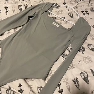 Aritzia Babaton Squareneck Contour Bodysuit